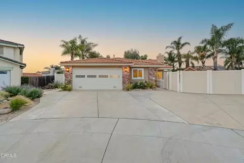 215 Apple Ave, Ventura, CA 93004