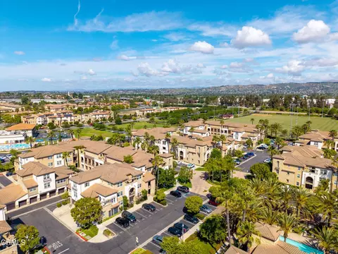 259 Riverdale Ct # 235, Camarillo, CA 93012