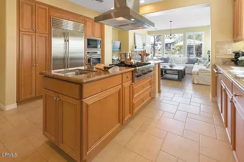 Kitchen - 1464 Twin Tides Pl, Oxnard, CA 93035 photo 6 of 6