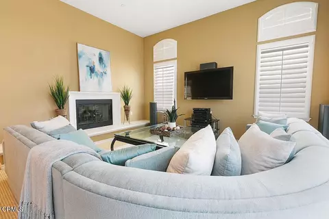 Living - 1464 Twin Tides Pl, Oxnard, CA 93035 photo 1 of 5