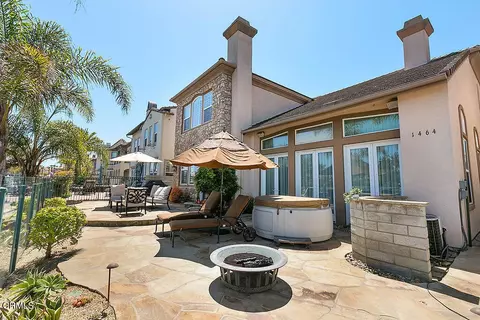 Exterior - 1464 Twin Tides Pl, Oxnard, CA 93035 photo 7 of 10