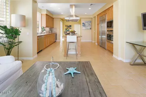 Kitchen - 1464 Twin Tides Pl, Oxnard, CA 93035 photo 4 of 6