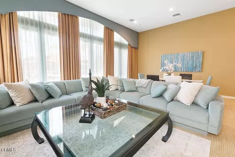 Living - 1464 Twin Tides Pl, Oxnard, CA 93035 photo 2 of 5