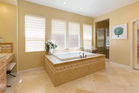 Bath - 1464 Twin Tides Pl, Oxnard, CA 93035 photo 1 of 9