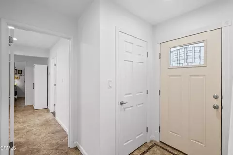 Entry Way - 317 Melrose Dr, Oxnard, CA 93035 photo 4 of 5