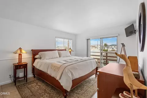 Bedroom - 317 Melrose Dr, Oxnard, CA 93035 photo 1 of 9