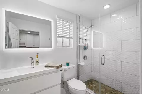 Bath - 317 Melrose Dr, Oxnard, CA 93035 photo 3 of 4