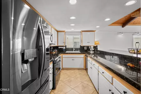 Kitchen - 317 Melrose Dr, Oxnard, CA 93035 photo 4 of 4