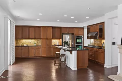 Kitchen - 740 Freeport Ln, Oxnard, CA 93035 photo 6 of 6