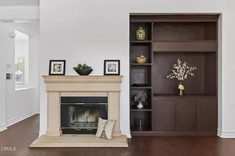 Living - 740 Freeport Ln, Oxnard, CA 93035 photo 5 of 5
