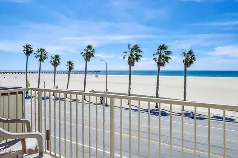 273 E Surfside Dr, Port Hueneme, CA 93041