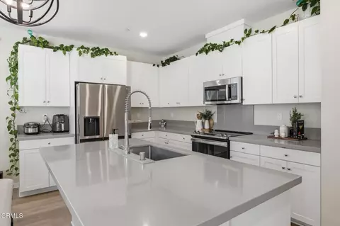 Kitchen - 209 Murcott Ave, Piru, CA 93040 photo 2 of 2