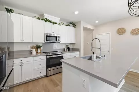 Kitchen - 209 Murcott Ave, Piru, CA 93040 photo 1 of 2