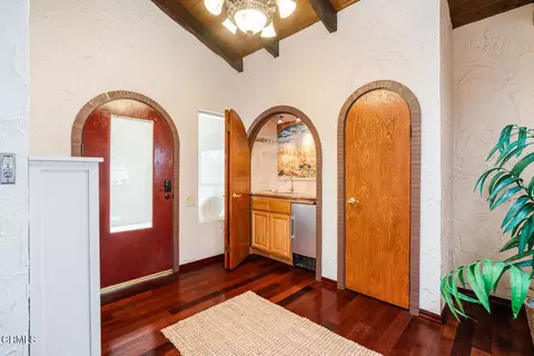 Entry Way - 5451 Reef Way, Oxnard, CA 93035 photo 1 of 2