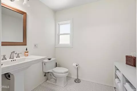 Bath - 1310 Mcandrew Rd, Ojai, CA 93023 photo 4 of 5