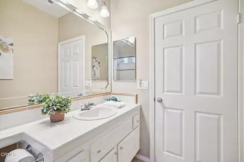 Bath - 1337 Bayside Cir, Oxnard, CA 93035 photo 3 of 7