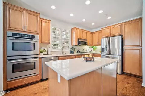 Kitchen - 1337 Bayside Cir, Oxnard, CA 93035 photo 1 of 3
