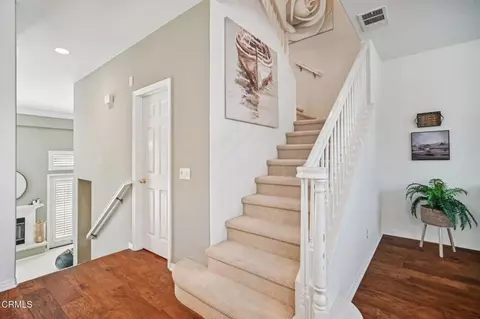 Entry Way - 1337 Bayside Cir, Oxnard, CA 93035 photo 3 of 4