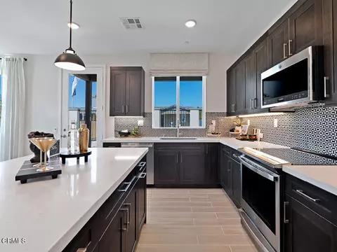 Kitchen - 3822 Silvergrass Ln, Piru, CA 93040 photo 3 of 3