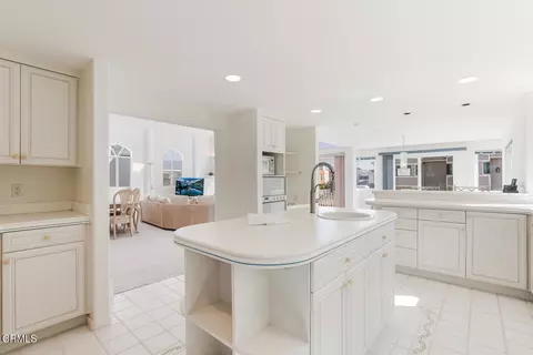 Kitchen - 5331 Wavecrest Way, Oxnard, CA 93035 photo 5 of 6