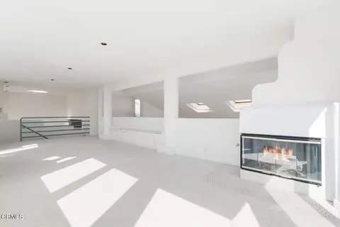 Living - 5331 Wavecrest Way, Oxnard, CA 93035 photo 5 of 7