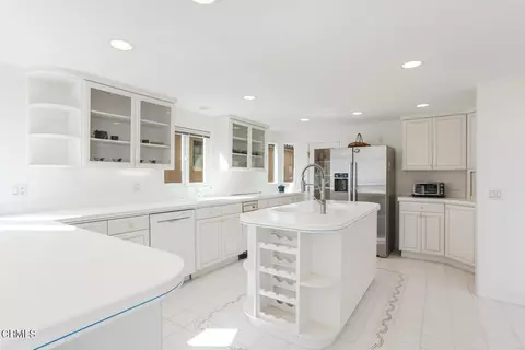 Kitchen - 5331 Wavecrest Way, Oxnard, CA 93035 photo 2 of 6