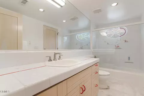 Bath - 5331 Wavecrest Way, Oxnard, CA 93035 photo 5 of 6