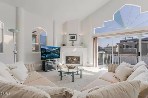 Living - 5331 Wavecrest Way, Oxnard, CA 93035 photo 1 of 7