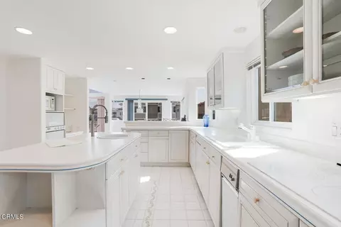 Kitchen - 5331 Wavecrest Way, Oxnard, CA 93035 photo 4 of 6
