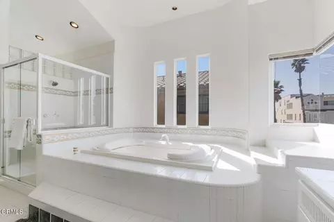 Bath - 5331 Wavecrest Way, Oxnard, CA 93035 photo 3 of 6