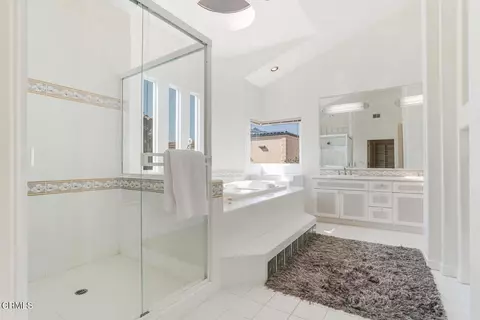 Bath - 5331 Wavecrest Way, Oxnard, CA 93035 photo 1 of 6
