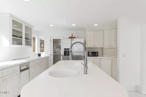 Kitchen - 5331 Wavecrest Way, Oxnard, CA 93035 photo 3 of 6