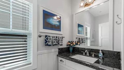 Bath - 5010 Terramar Way, Oxnard, CA 93035 photo 5 of 5