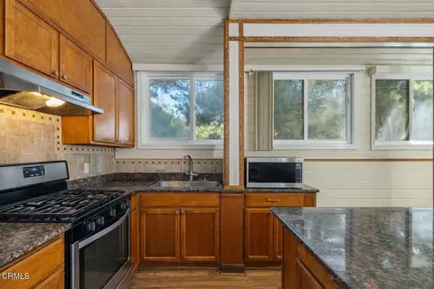 Kitchen - 561 E Telegraph Rd, Fillmore, CA 93015 photo 2 of 2