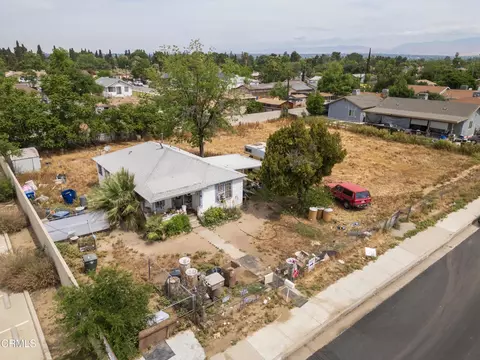View/Area - 628 E 3rd St, Bakersfield, CA 93307 photo 7 of 11