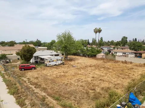 View/Area - 628 E 3rd St, Bakersfield, CA 93307 photo 3 of 11