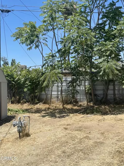 Exterior - 628 E 3rd St, Bakersfield, CA 93307 photo 3 of 6