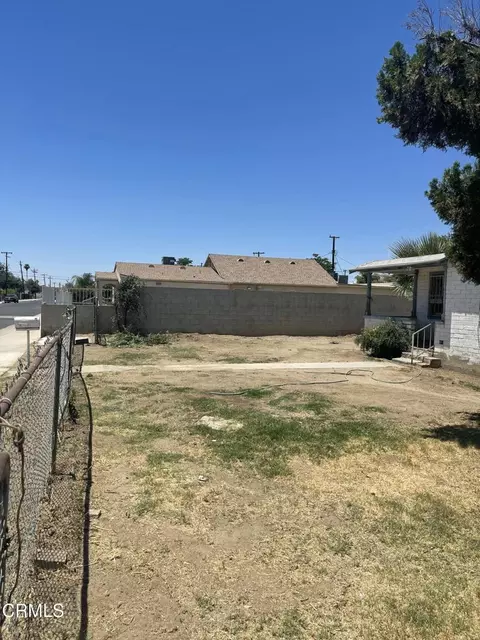 Exterior - 628 E 3rd St, Bakersfield, CA 93307 photo 6 of 6