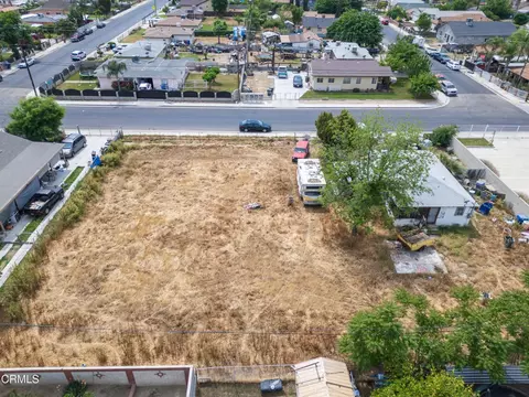 628 E 3rd St, Bakersfield, CA 93307