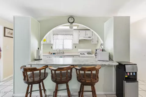 Kitchen - 362 Salem Ave, Oxnard, CA 93036 photo 4 of 4
