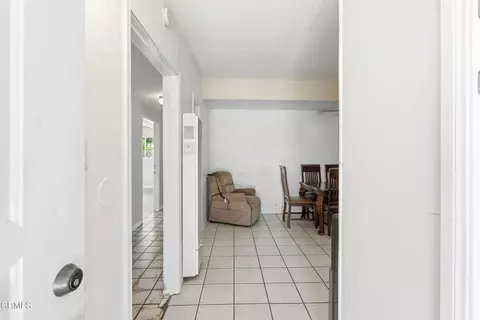 Entry Way - 362 Salem Ave, Oxnard, CA 93036 photo 1 of 2