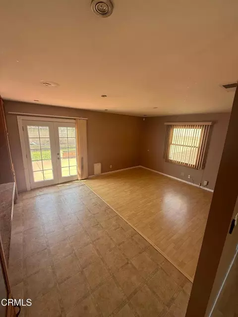 Living - 634 Foxglove Pl, Oxnard, CA 93036 photo 3 of 3