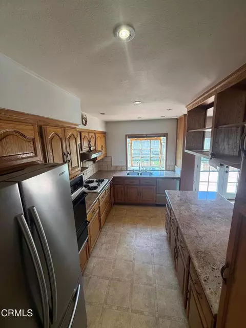 Kitchen - 634 Foxglove Pl, Oxnard, CA 93036 photo 1 of 4