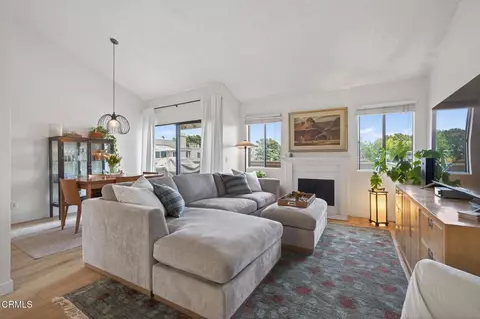 1275 Seacliff Ct #2, Ventura, CA 93003