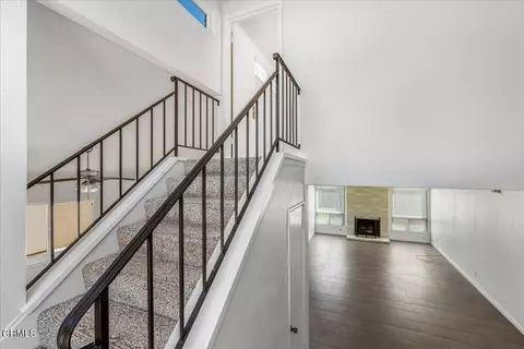 Entry Way - 3530 Isle Way, Oxnard, CA 93035 photo 2 of 2