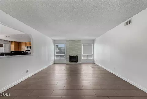 Living - 3530 Isle Way, Oxnard, CA 93035 photo 3 of 7
