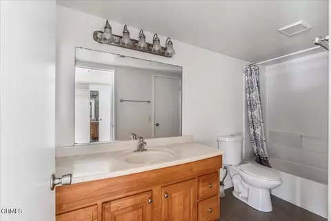 Bath - 3530 Isle Way, Oxnard, CA 93035 photo 2 of 4