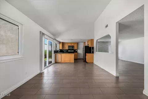 Living - 3530 Isle Way, Oxnard, CA 93035 photo 6 of 7
