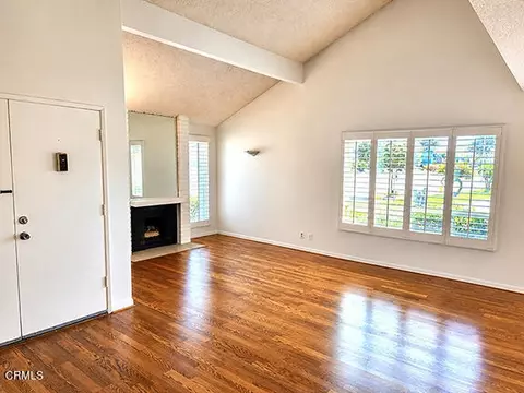 Living - 3141 Harbor, Oxnard, CA 93035 photo 2 of 4