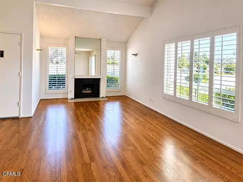 Living - 3141 Harbor, Oxnard, CA 93035 photo 1 of 4